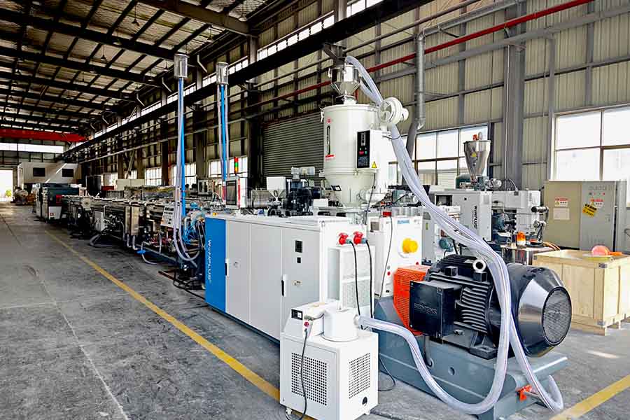 Se completó la puesta en servicio de la línea de extrusión de tubos de PE de doble salida