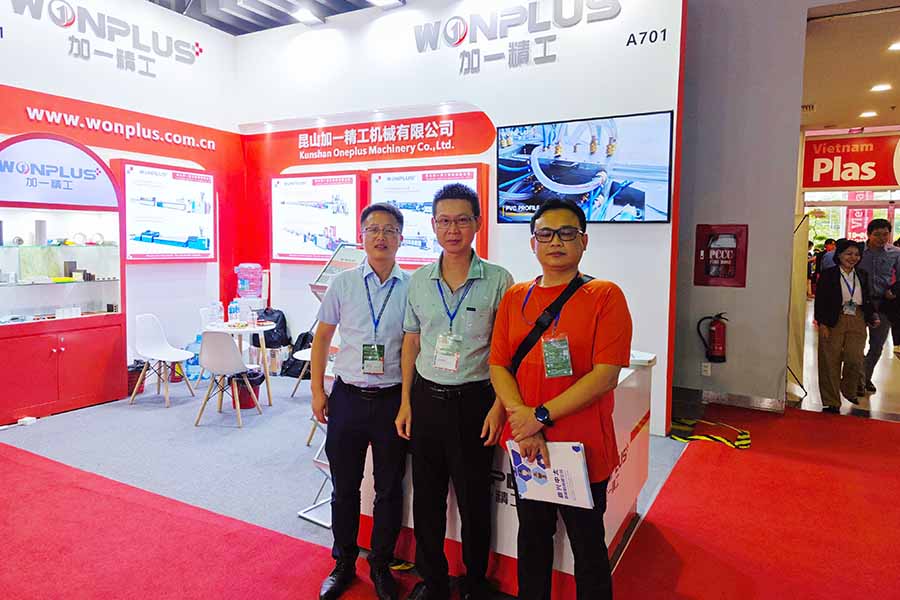 La exposición internacional de la industria del plástico y el caucho Vietnamplas 2023 logró un éxito total
    