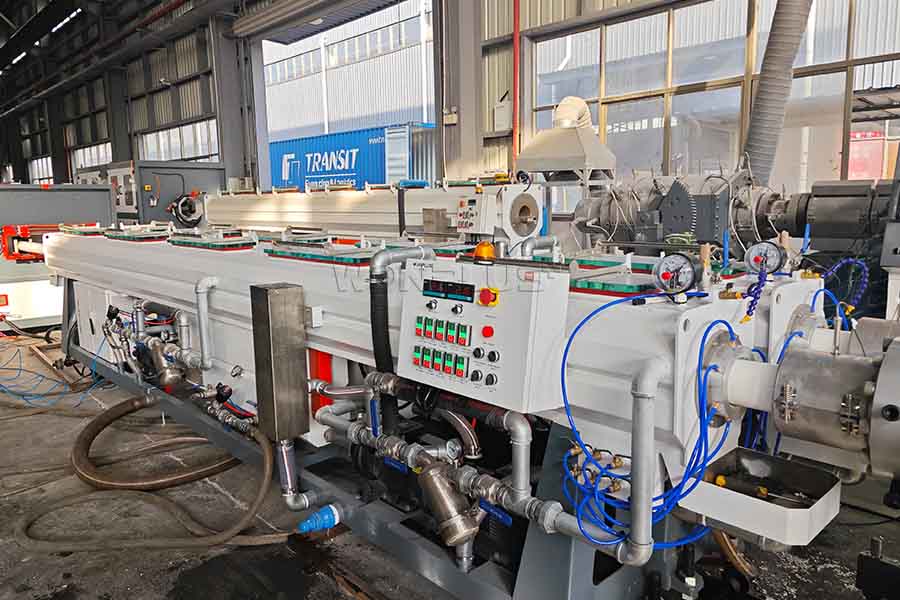 Aumente la eficiencia con la línea de extrusión de tubos de PVC de doble salida WONPLUS